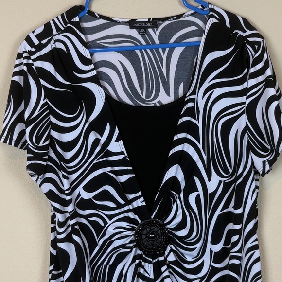 Notations Black/White Zebra Print Stretch Pullover Blouse w/ Built In Cami - Picture 2 of 13